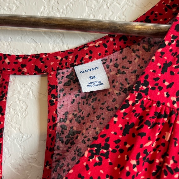 ✨Old navy tank, speckled black and red- Gently worn✨ - Picture 3 of 3